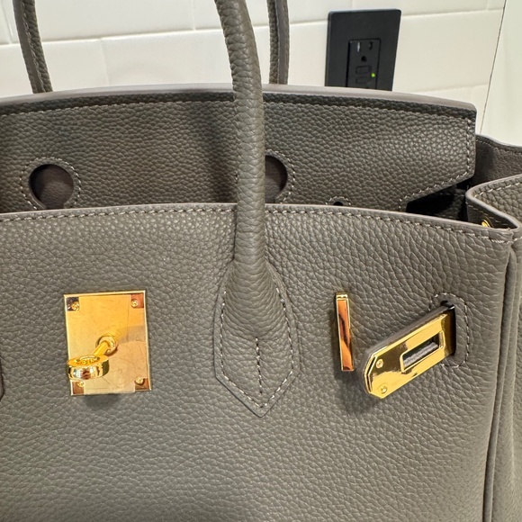 Mille Gabrielle 30cm Gray bag plus charm - Picture 14 of 16